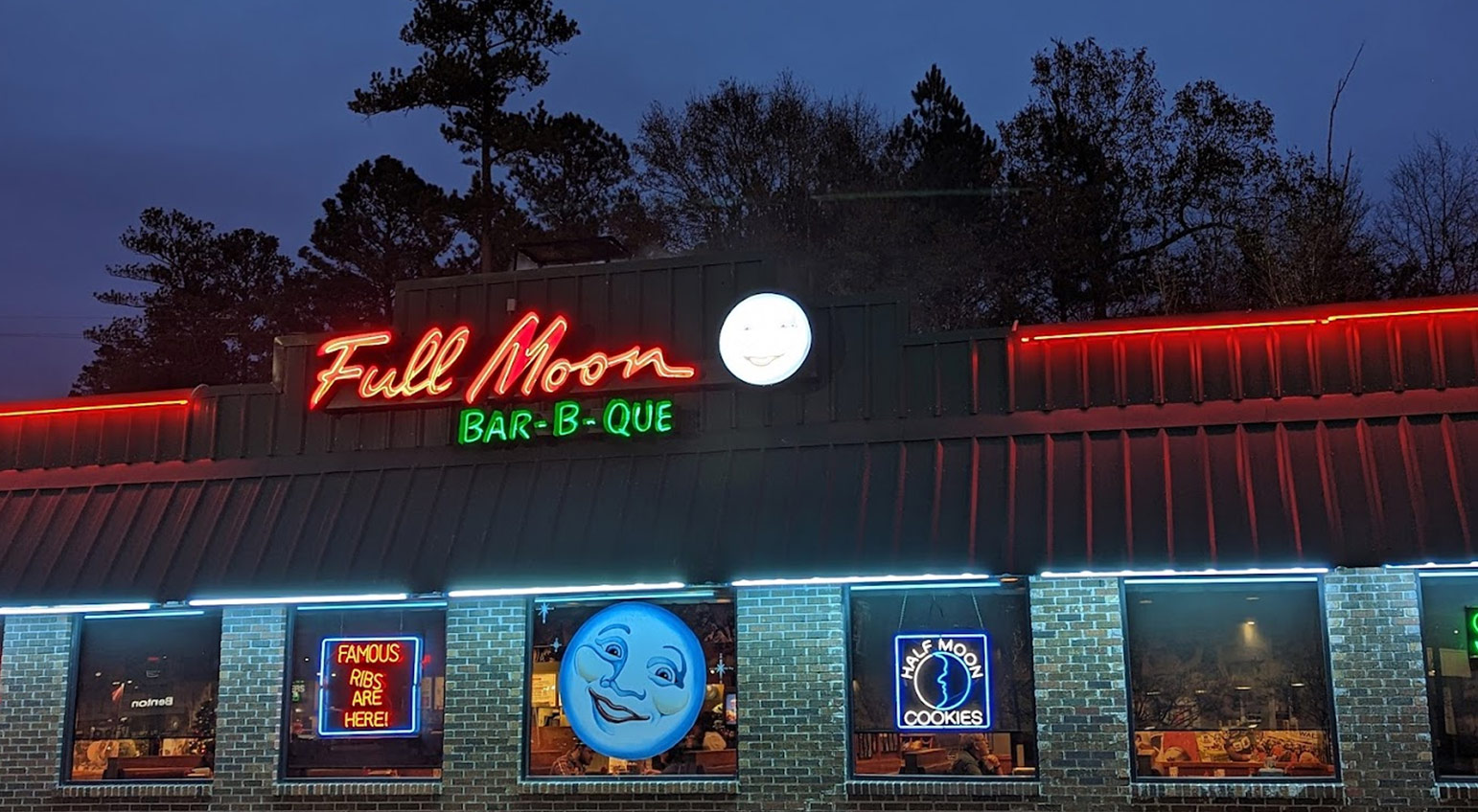 Full Moon Bar-B-Que – Hoover